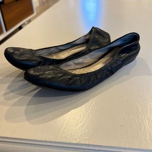VERA WANG LAVENDER matte black flats